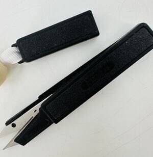 Gingher Featherweight Thread Snip 3 1/2" Sharper Blades Ideal for Quilters